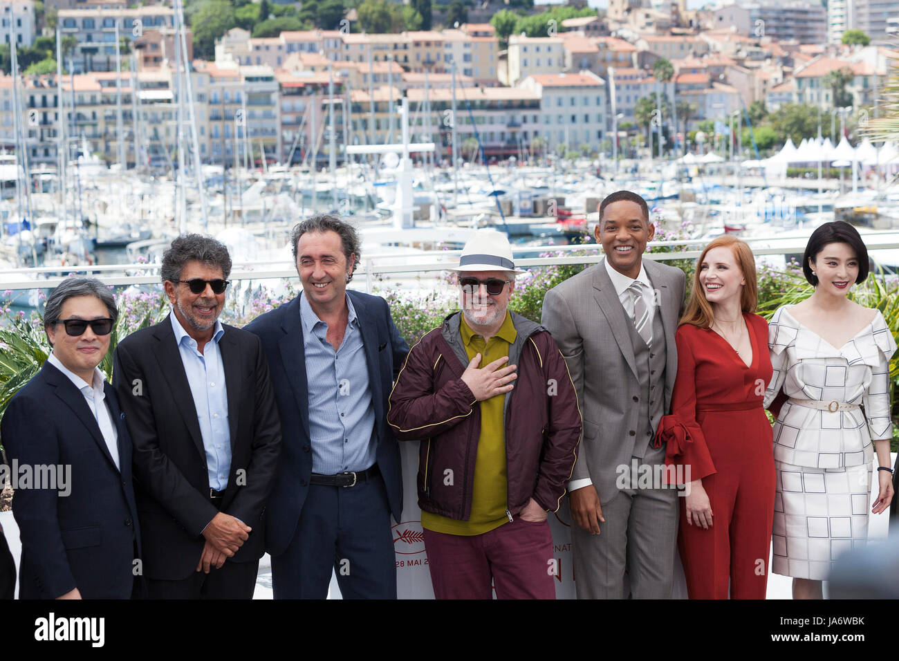 CANNES, FRANCE - MAY 17: Titre: Director Park Chan-Wook, Gabriel Yared, Director Paolo Sorrentino, director Pedro Amoldovar, actor Will Smith, actress Jessica Chastain, actress Fan Bingbing attends the Jury photocall during the 70th annual Cannes Film Festival at Palais des Festivals on May 17, 2017 in Cannes, France. Laurent Koffel/Alamy Live News Stock Photo