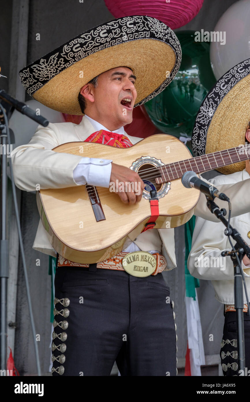 Mexican music hires stock photography and images Alamy