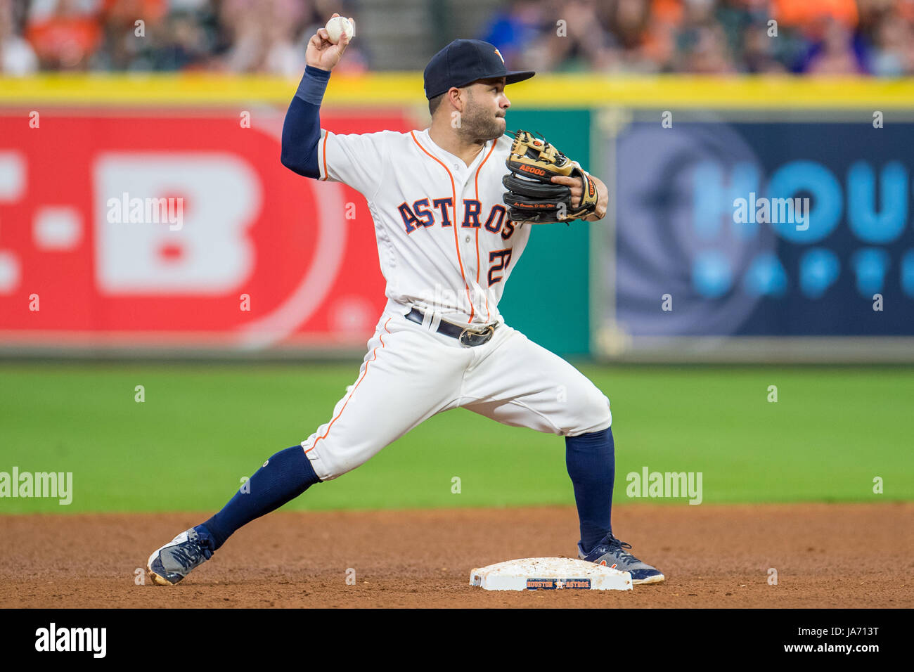 Jose Altuve turns double play, 05/20/2023