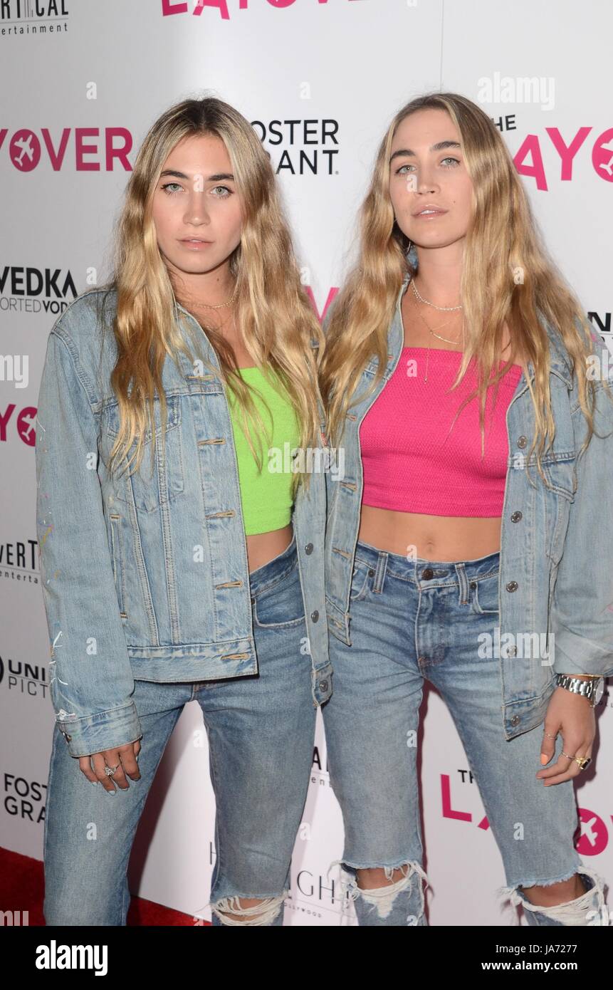 Los Angeles, CA, USA. 23rd Aug, 2017. Lexi Kaplan, Allie Kaplan at arrivals for THE LAYOVER Premiere, ArcLight Theater, Los Angeles, CA August 23, 2017. Credit: Priscilla Grant/Everett Collection/Alamy Live News Stock Photo