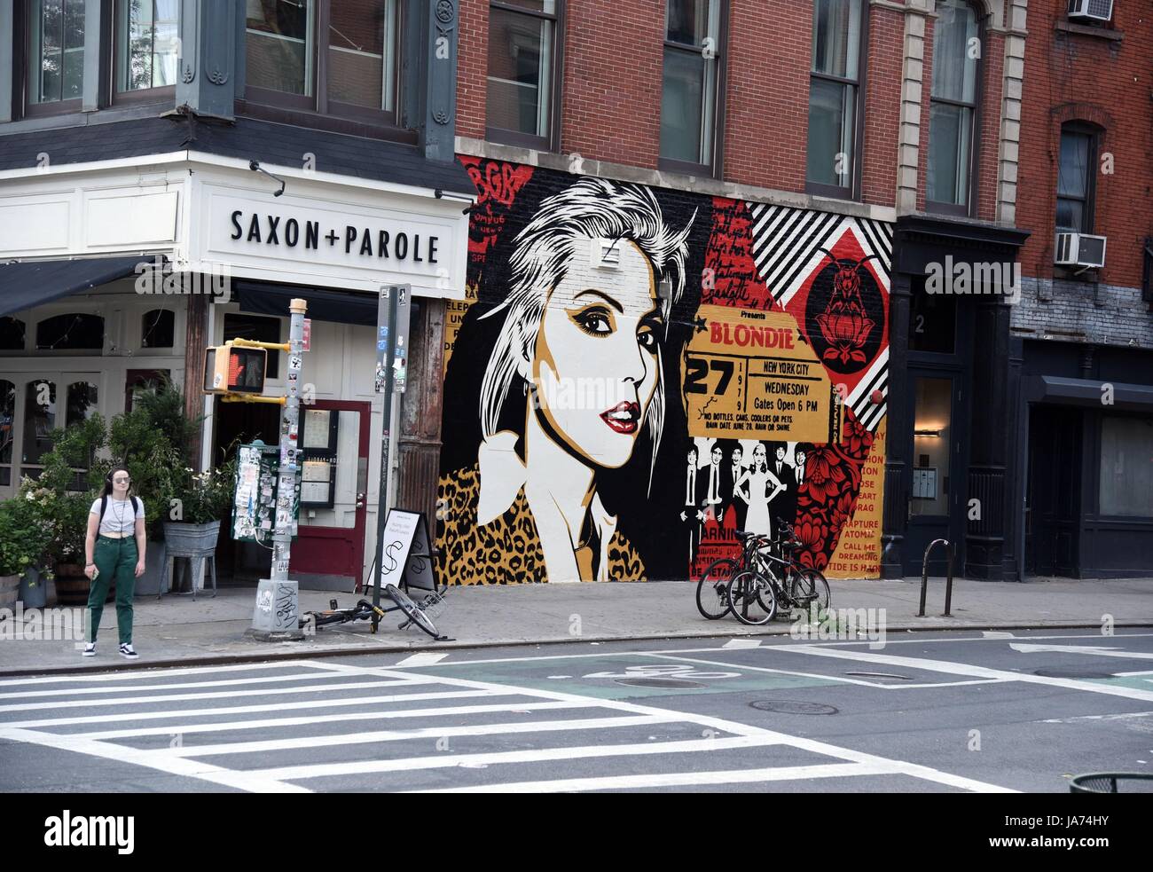 New York, USA. 24th Aug, 2017. Street Art out and about for Shepard Fairey Unveiled New Mural of Blondie's Debbie Harry, across from the old CBGB's at Bowery and Bleecker, New York, NY August 24, 2017. Credit: Everett Collection Inc/Alamy Live News Stock Photo