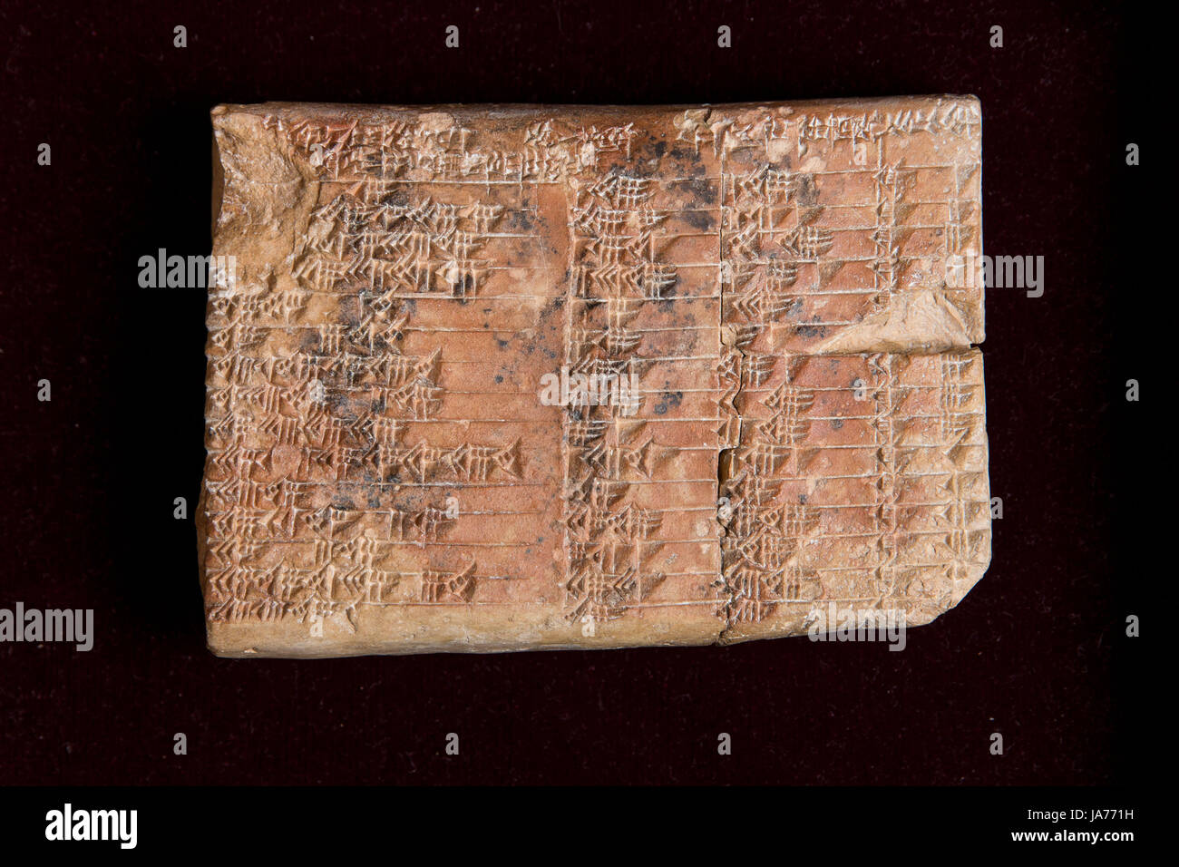 (170825) -- SYDENY, Aug. 25, 2017 (Xinhua) -- Photo taken on April 17, 2017 shows the Babylonian clay tablet in New York, the United States. The mystery of a famous 3,700-year-old Babylonian clay tablet, once owned by the real 'Indiana Jones,' has been unlocked by Australian mathematician Daniel Mansfield. It was revealed on Aug. 25, 2017. (Xinhua/University of New South Wales) (dtf) Stock Photo