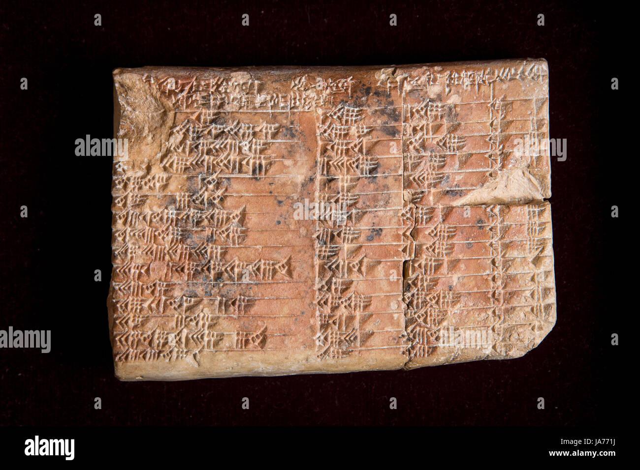 (170825) -- SYDENY, Aug. 25, 2017 (Xinhua) -- Photo taken on April 17, 2017 shows the Babylonian clay tablet in New York, the United States. The mystery of a famous 3,700-year-old Babylonian clay tablet, once owned by the real 'Indiana Jones,' has been unlocked by Australian mathematician Daniel Mansfield. It was revealed on Aug. 25, 2017. (Xinhua/University of New South Wales) (dtf) Stock Photo