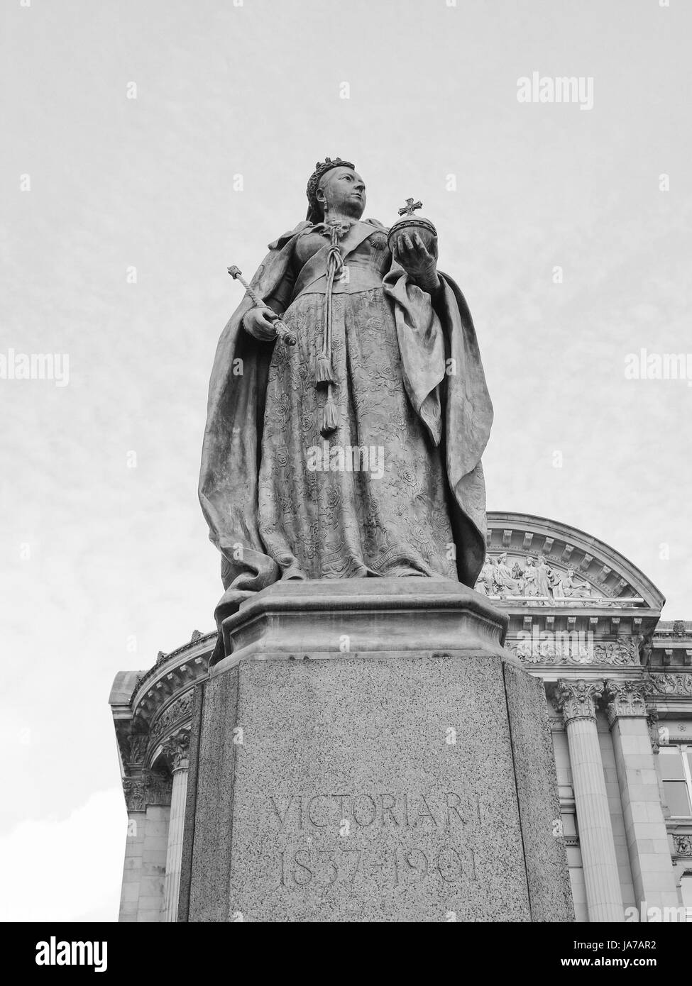 Queen Victoria statue in Birmingham, England, UK Stock Photo Alamy