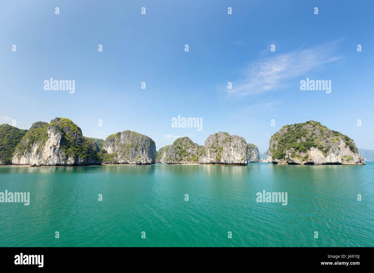 A view of the spectacular limestone karst formations in Lan Ha Bay, Halong Bay, Vietnam Stock Photo