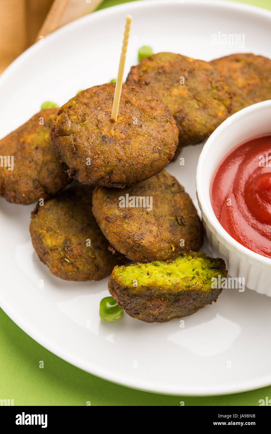 hara bhara kabab or green peas pakode, favourite indian starter menu or