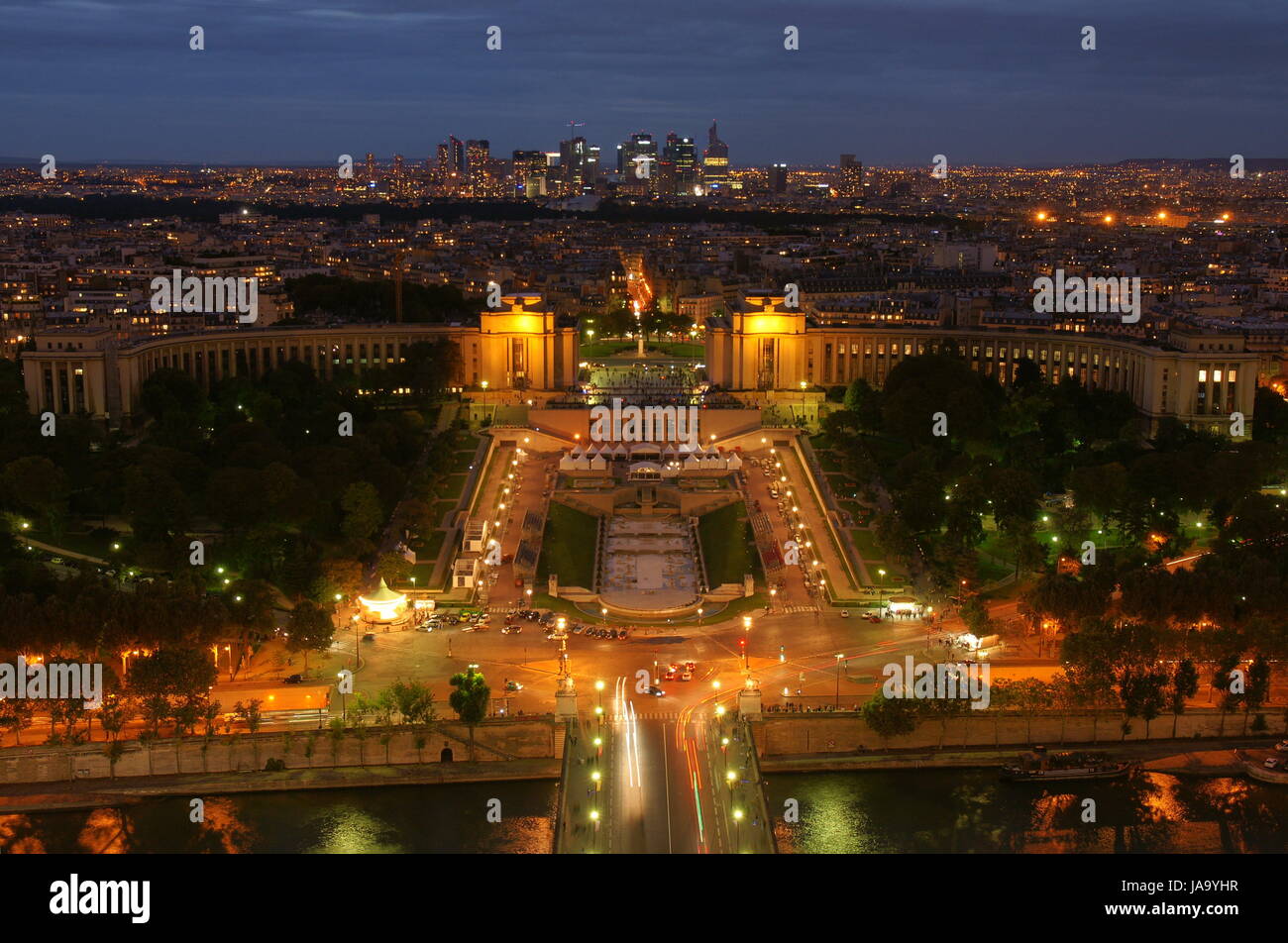 park, night, nighttime, evening, paris, france, world exhibition, eiffel tower Stock Photo Alamy