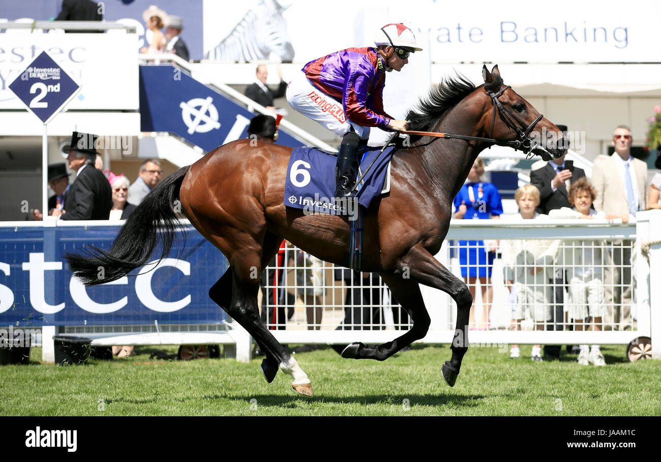 Bristol Missile ridden by Jockey Kieran O'Neill prior to the Investec Private Banking Handicap Stock Photo