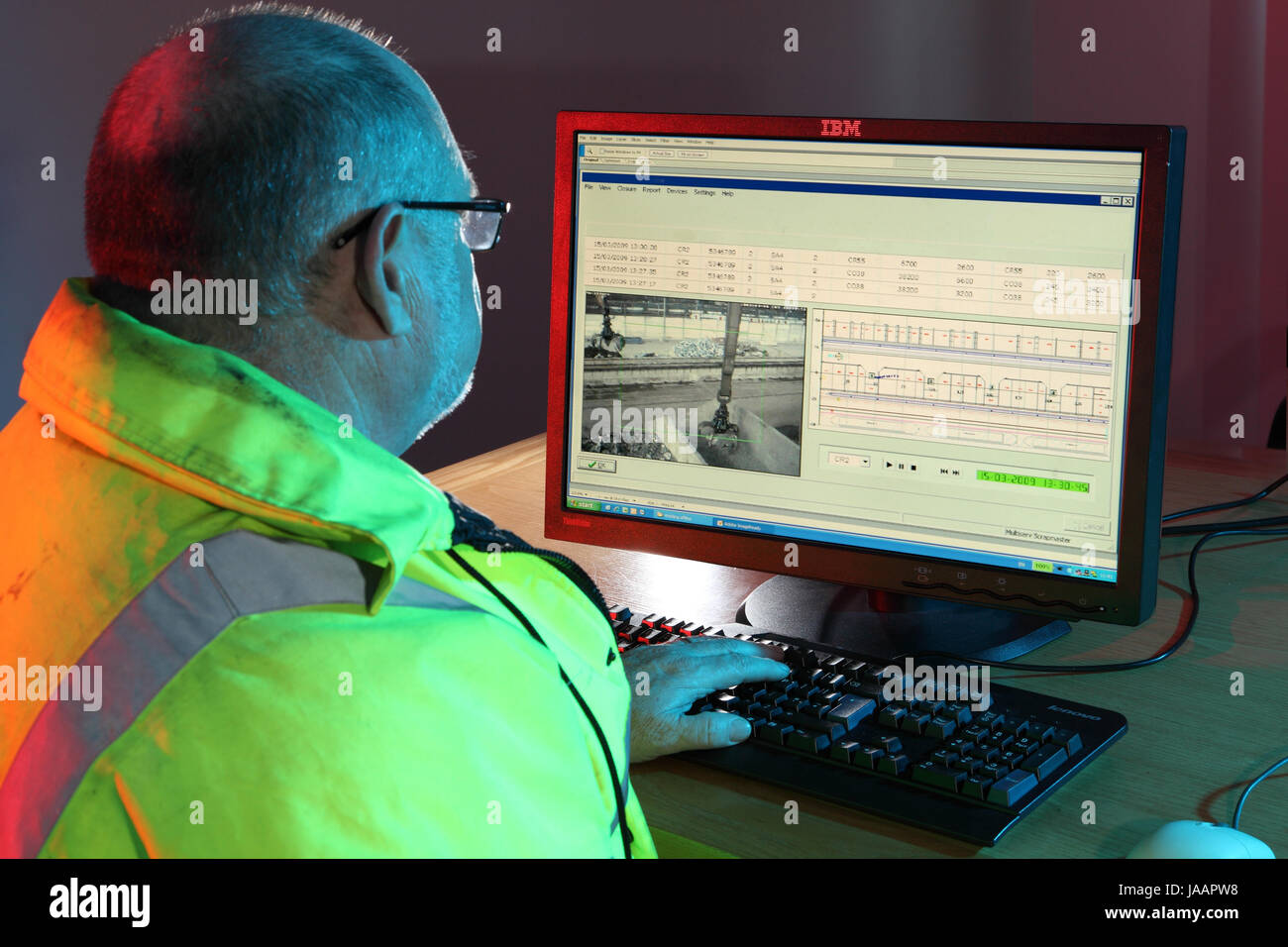 Computer engineering screen hi-res stock photography and images - Alamy