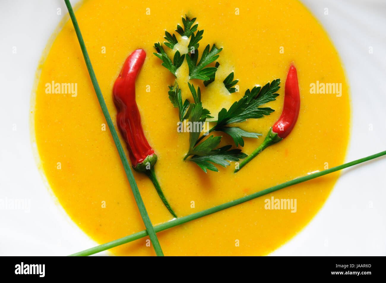 Kuerbissuppe mit Ingwer und Kokosmilch Stock Photo - Alamy