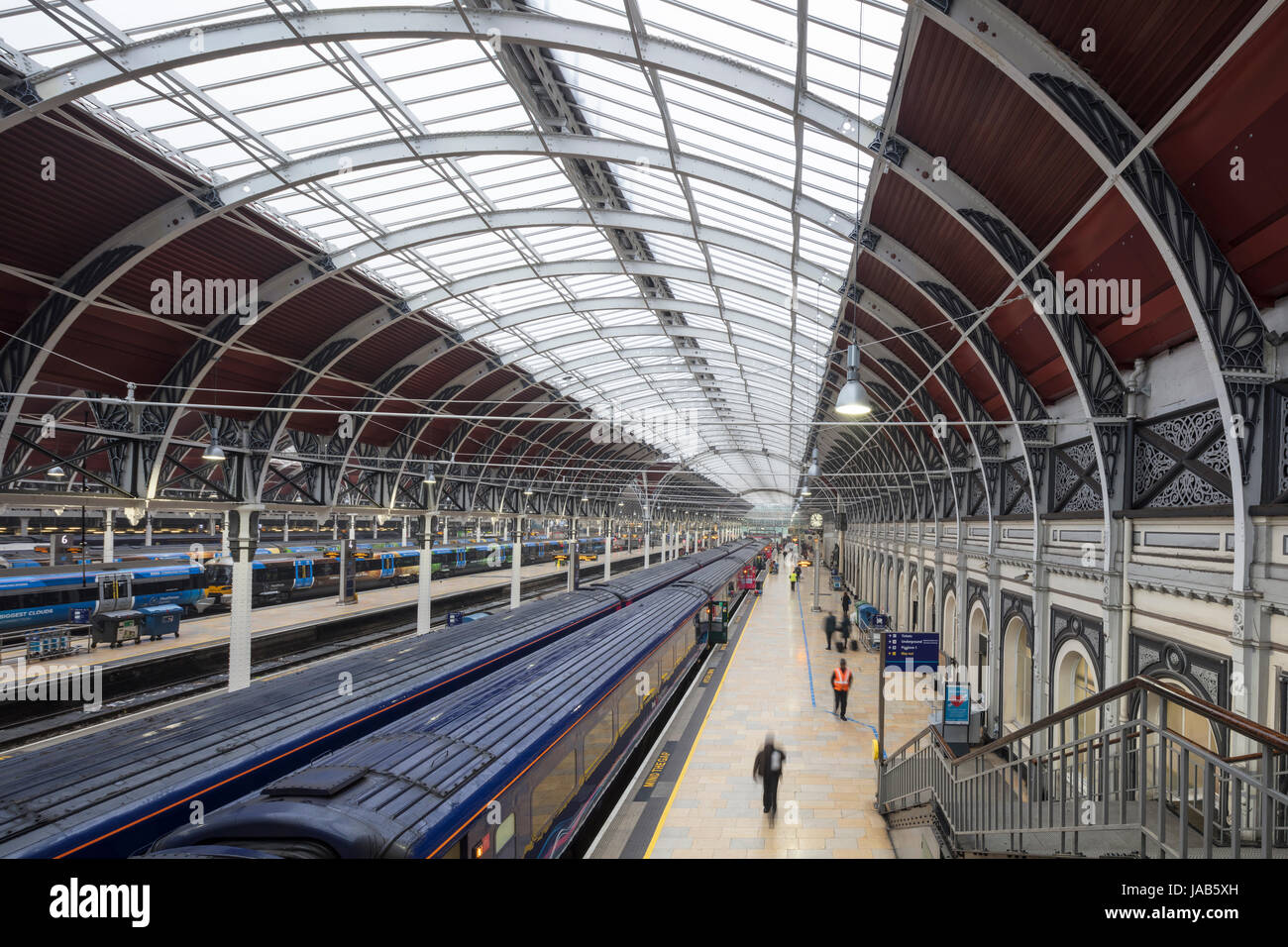 Paddington station concourse hires stock photography and images Alamy