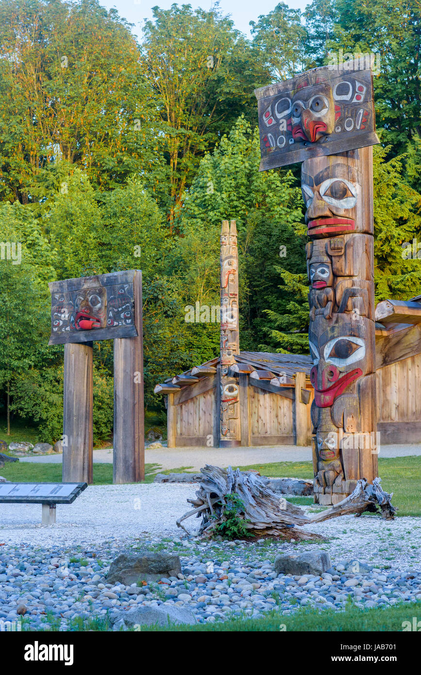 Haida longhouse and totem poles, Museum of Anthropology, UBC, Vancouver ...
