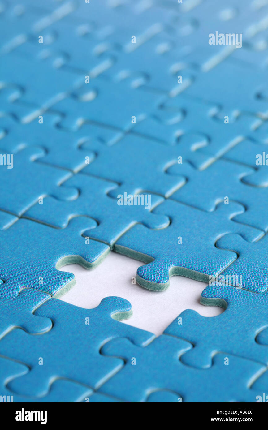 Ein Loch im Puzzle, ein Teil fehlt Konzept Problem Lösung Stock Photo