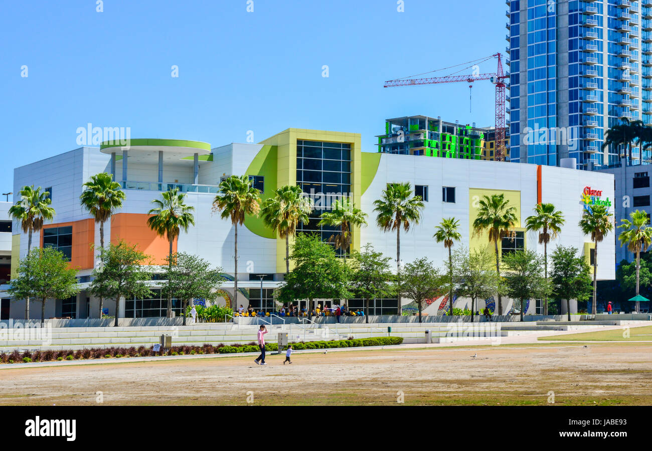 Crane curtis hi-res stock photography and images - Alamy