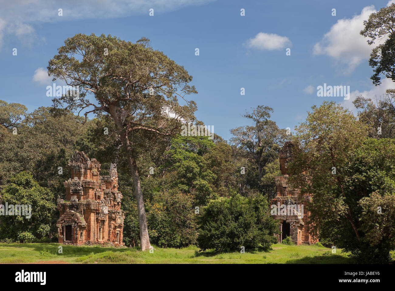 Prasat Suor Prat: two of the twelve towers spanning the eastern side of the royal square in Angkor Thom, Siem Reap, Cambodia Stock Photo