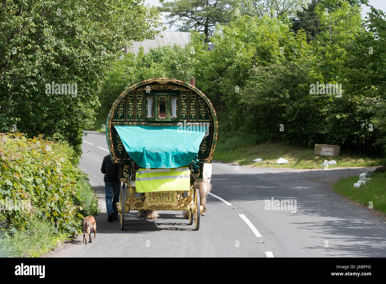 Horse drawn romany gypsy caravan hires stock photography and images