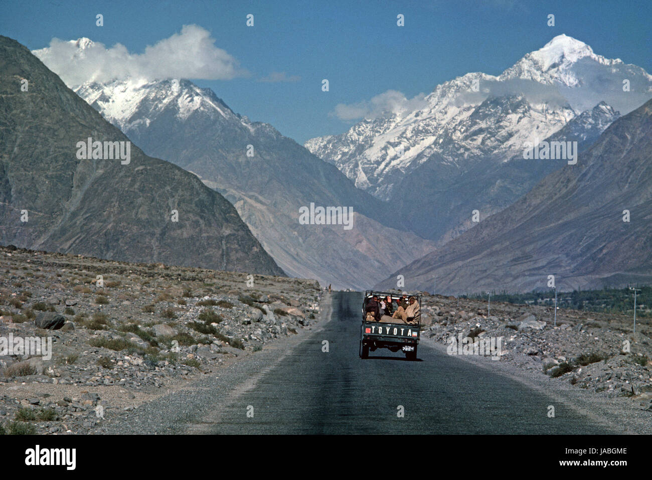 K2 Mountain, Karakoram Mountains, Karakoram Highway, Silk Road,  Gilgit-Baltistan Administrative Area, Pakistan Stock Photo - Alamy