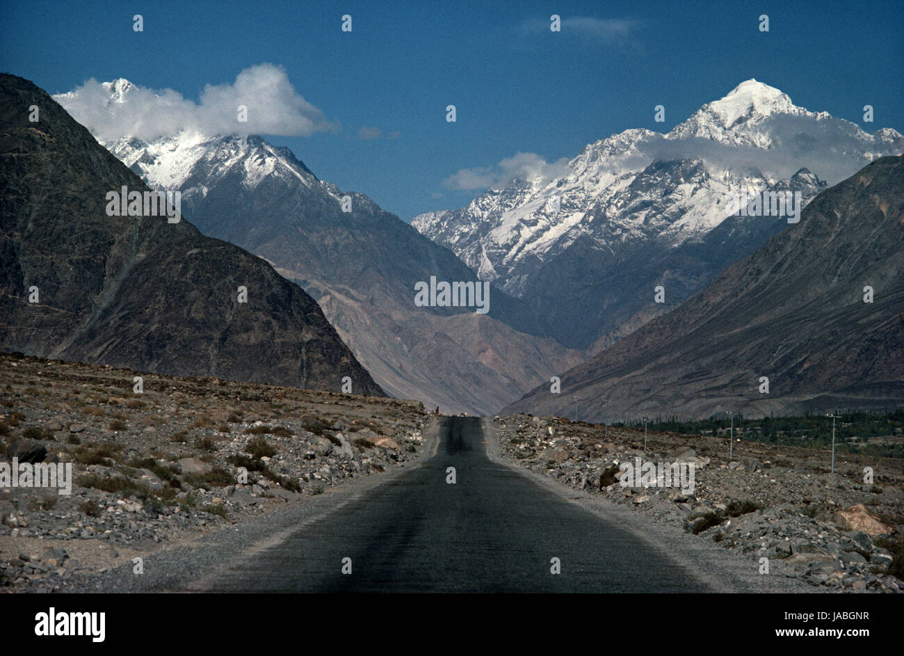 K2 Mountain, Karakoram Mountains, Karakoram Highway, Silk Road,  Gilgit-Baltistan Administrative Area, Pakistan Stock Photo - Alamy