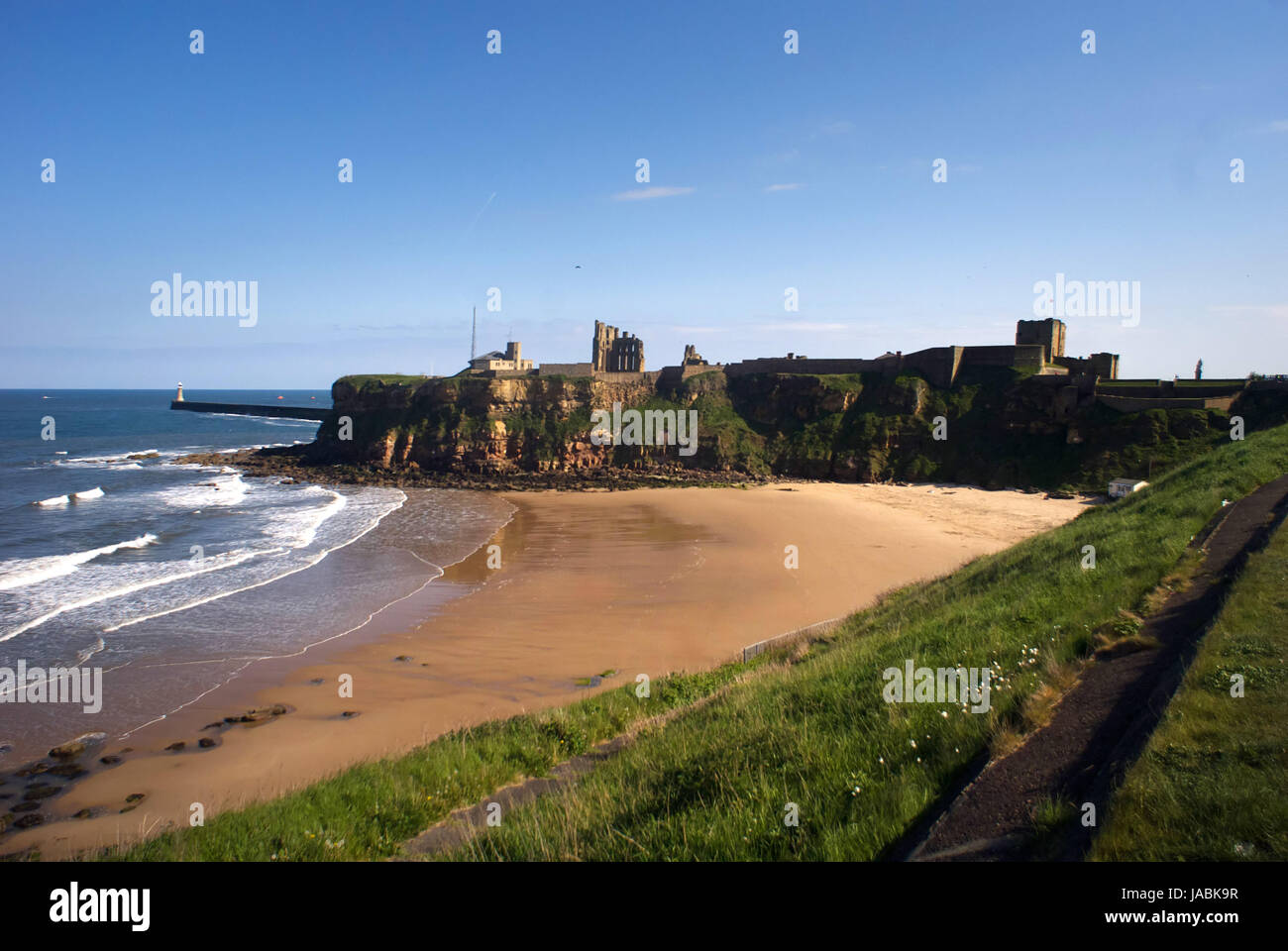 King Edwards Bay and Tynemouth Priory, Tynemouth, North East England Stock Photo