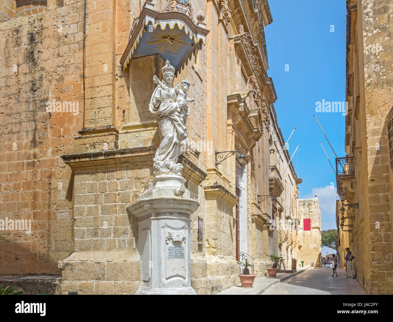 madonna-and-child-statue-carmelite-church-mdina-malta-stock-photo