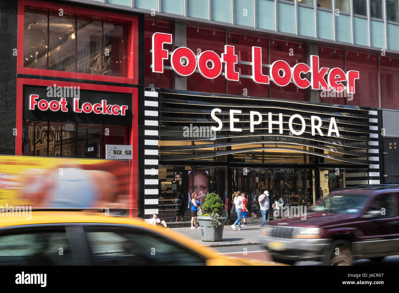 Footlocker Storefront on West 34th Street, NYC, USA Stock Photo Alamy