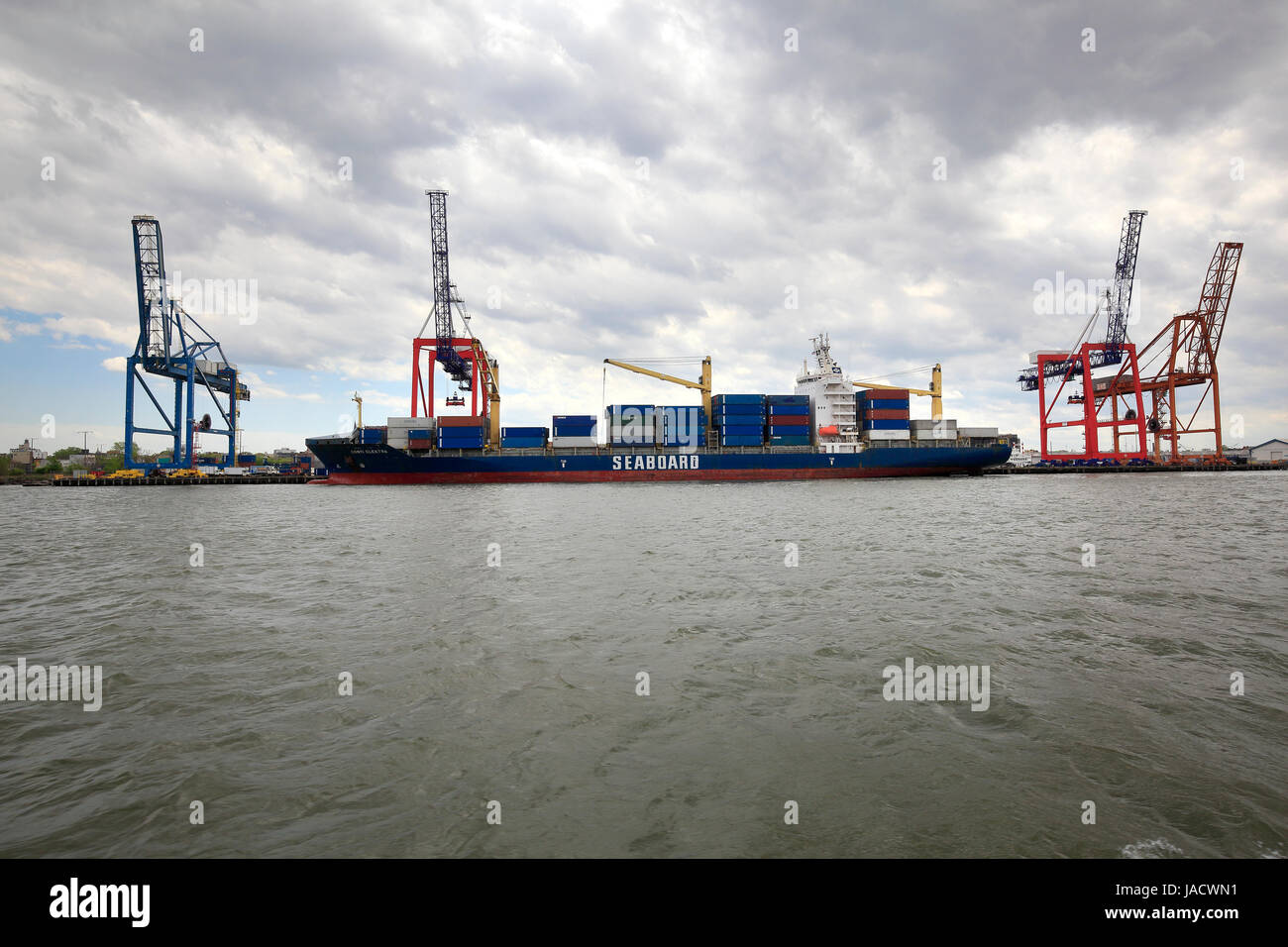 New york port container ship hires stock photography and images Alamy