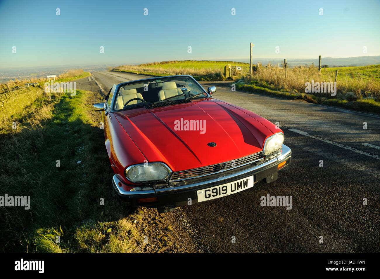 Jaguar xjs convertible hi res stock photography and images Alamy