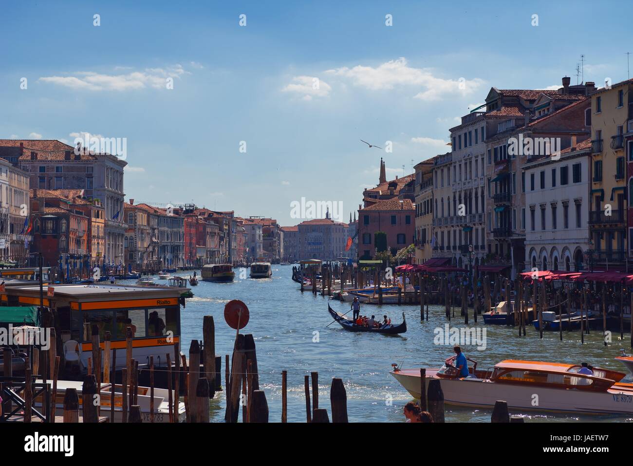 Gorgeous view of the Grand Canal and Basilica Santa Maria della Salute ...