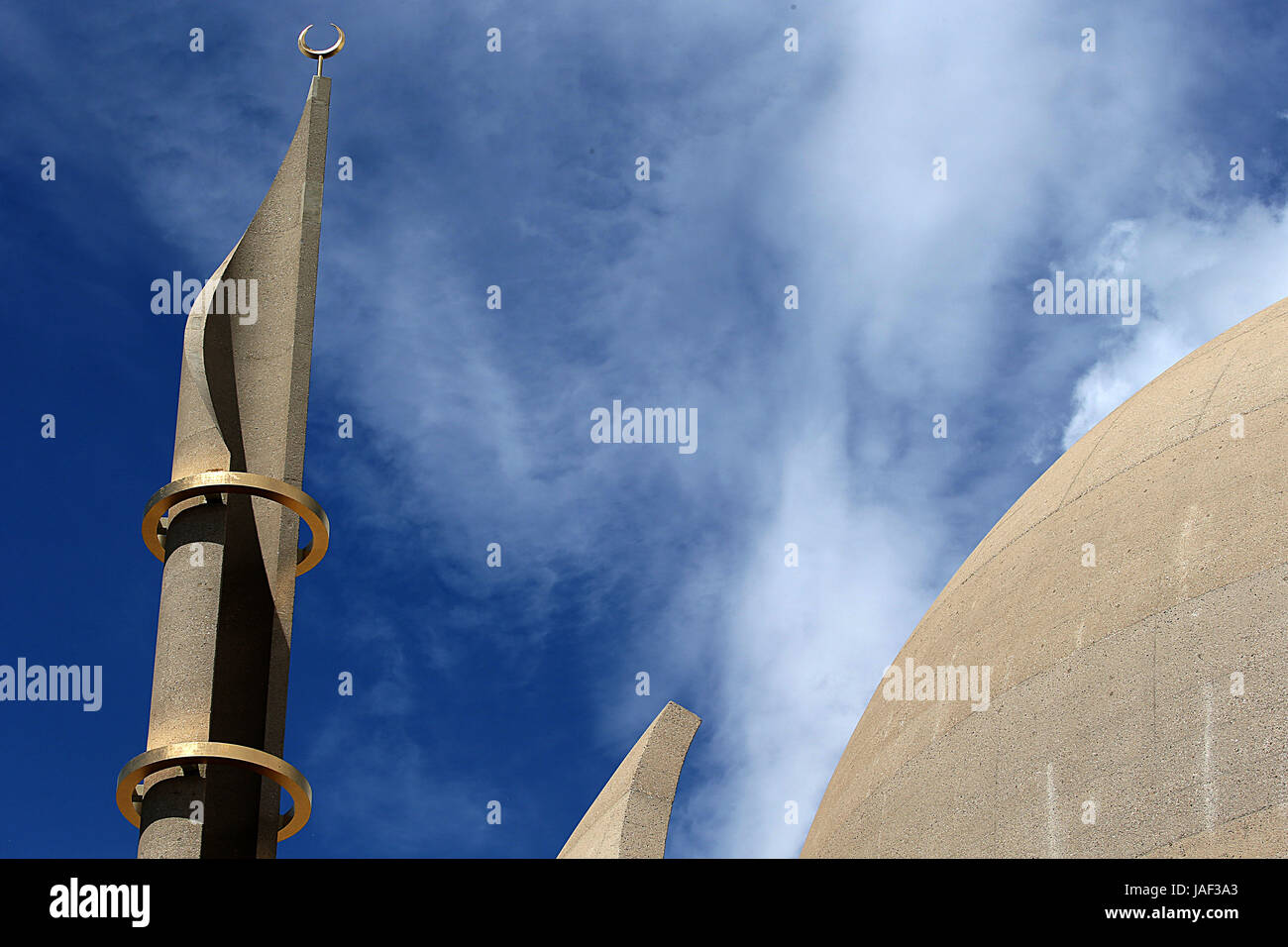 Cologne, Germany. 6th June, 2017. A gold crescent moon on a minaret of ...