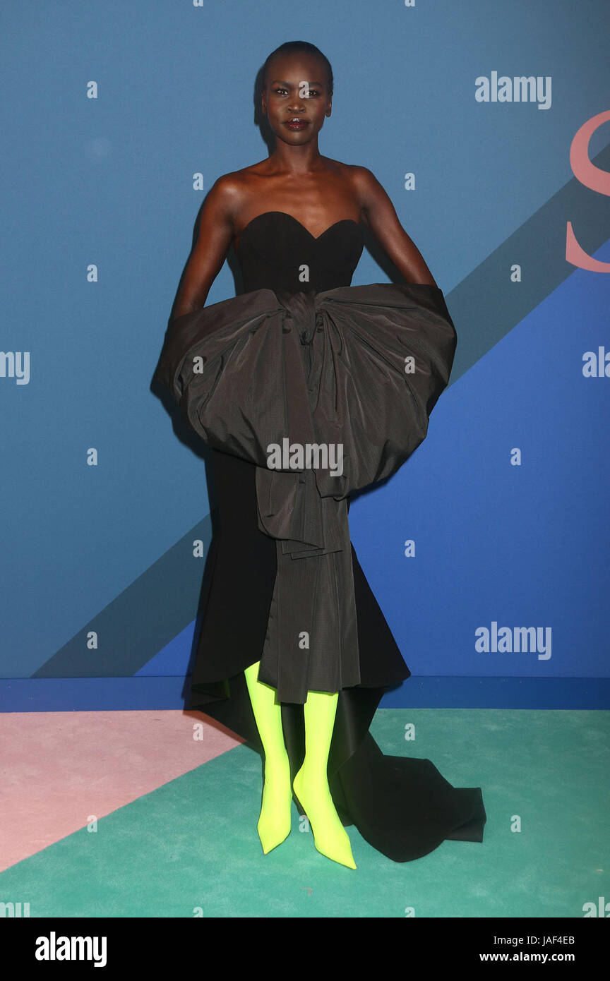 Alek wek hi-res stock photography and images - Alamy