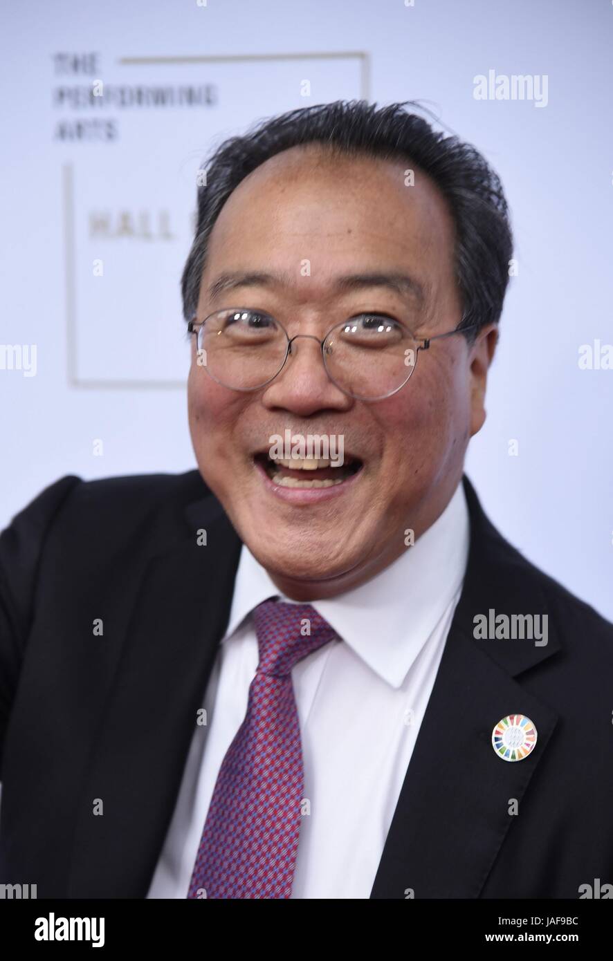 Yo yo ma hi-res stock photography and images - Alamy