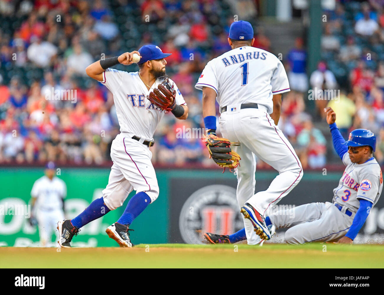 Arlington, Texas, USA. 6th Jun, 2017. Texas Rangers second baseman ...