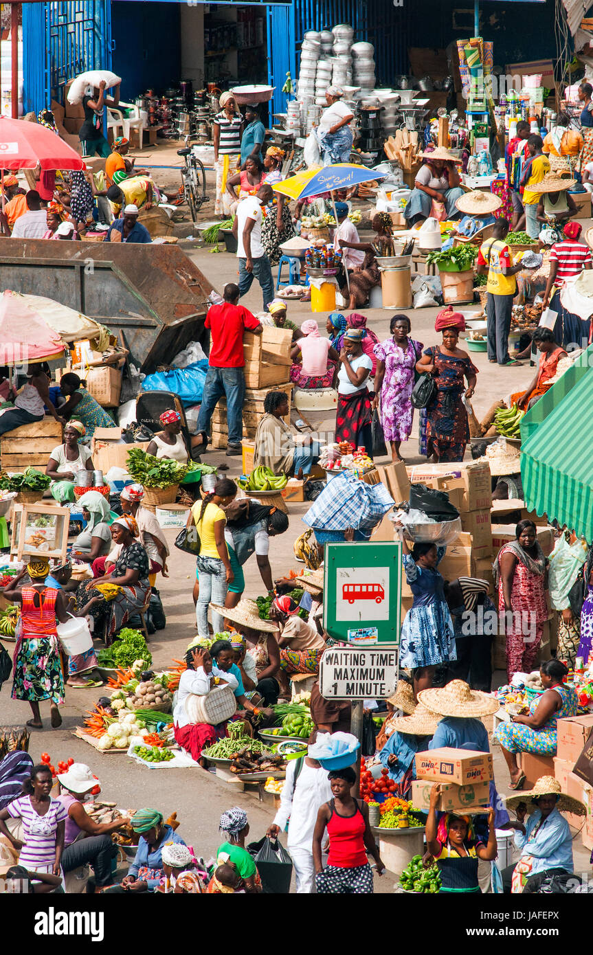 Makola Market and street scene, downtown Accra, Ghana Stock Photo