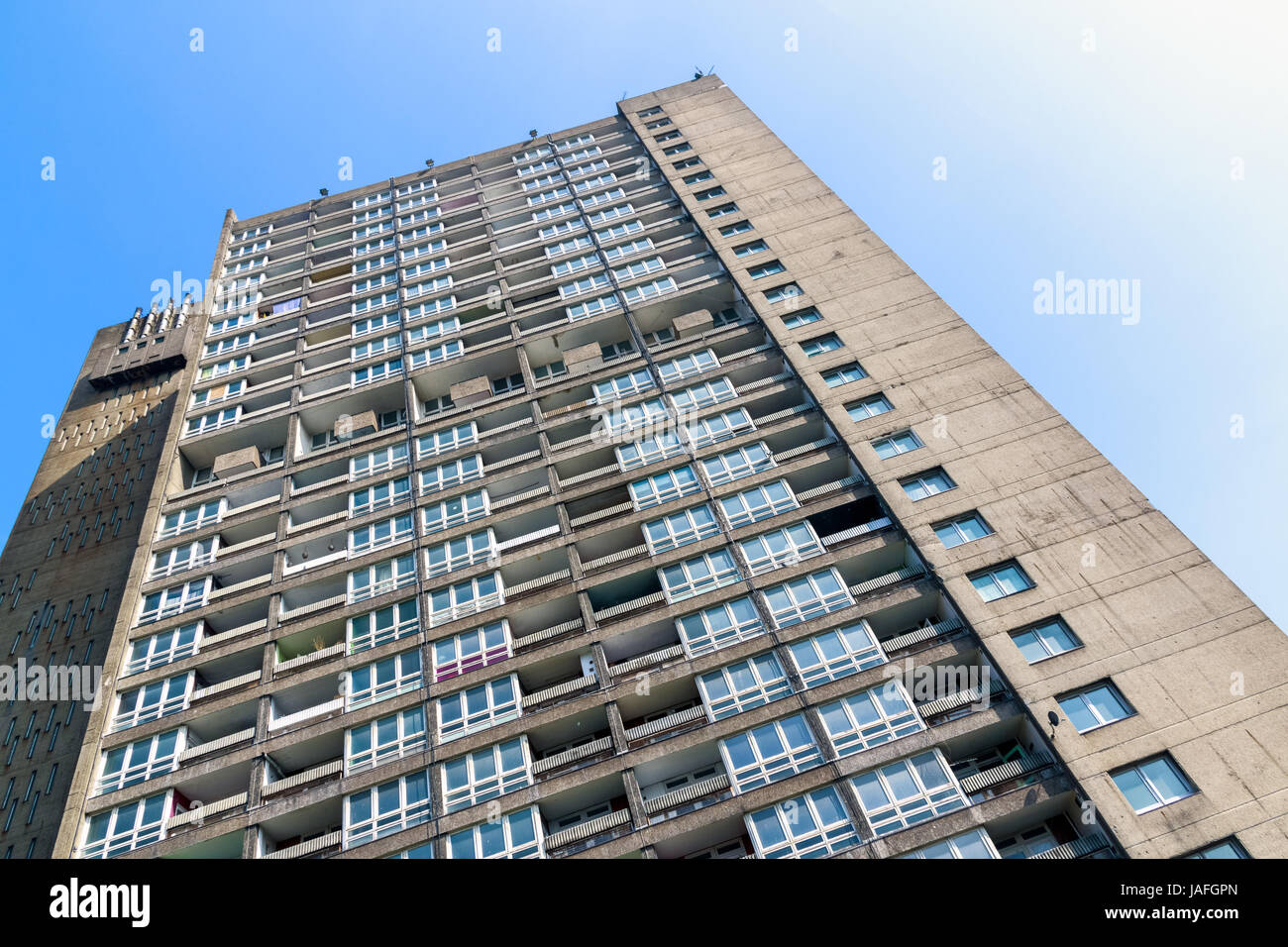 Old council housing block hi-res stock photography and images - Alamy