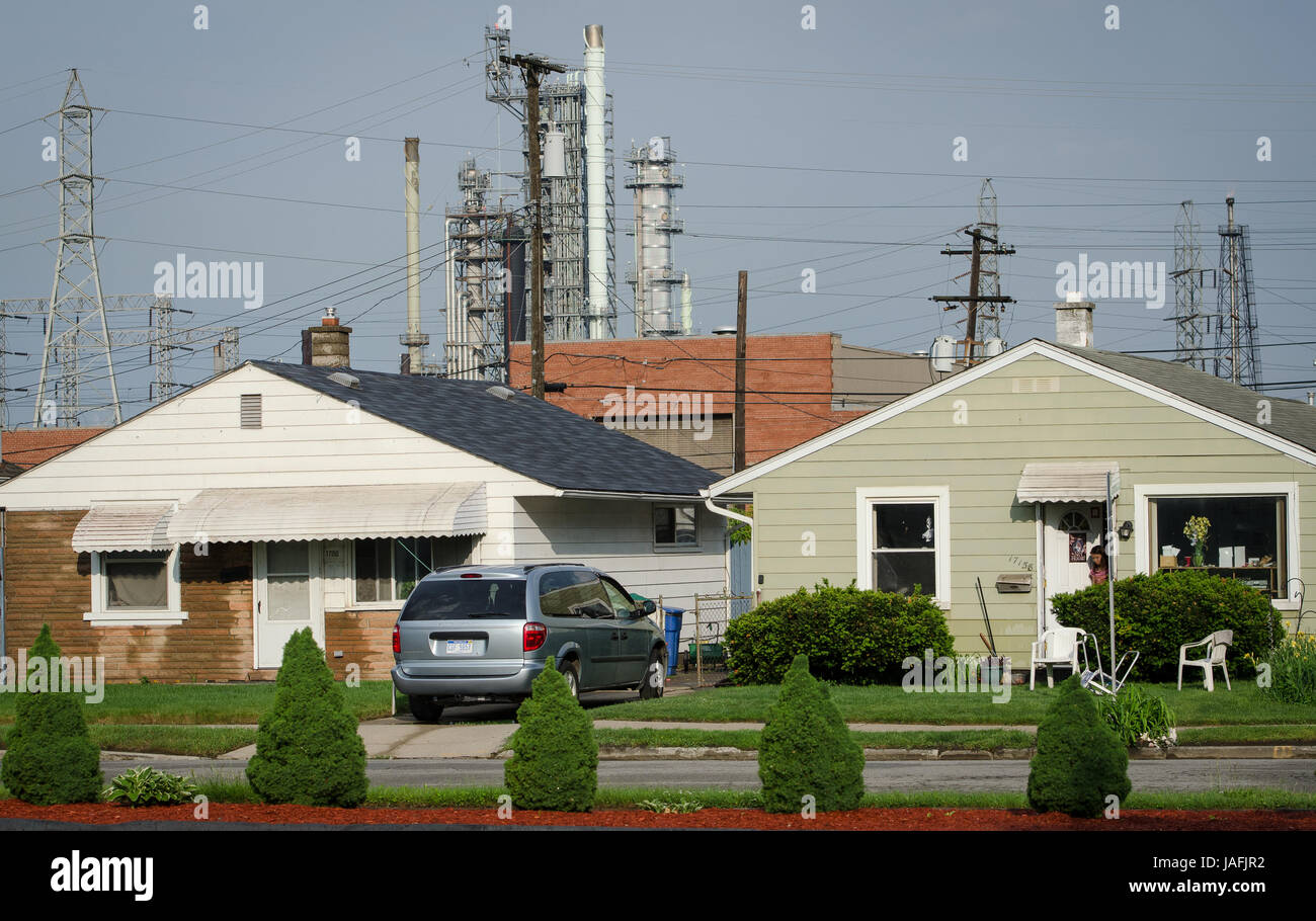 Residential neighborhoods surround the Marathon refinery. These homes