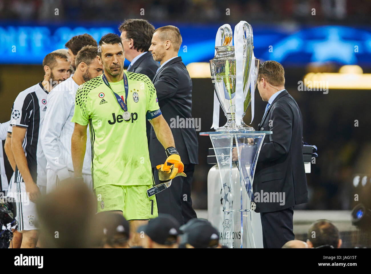 UEFA Champions League, Final, Cardiff, June 03 2017 Gianluigi BUFFON, JUVE  1 sad next to the trophy REAL MADRID - JUVENTUS TURIN 3-1 Football UEFA C  Stock Photo - Alamy