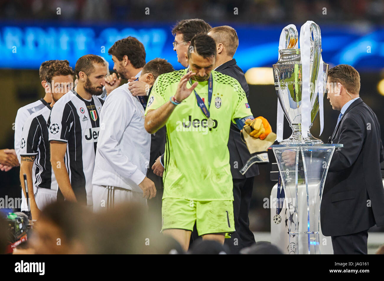 UEFA Champions League, Final, Cardiff, June 03 2017 Gianluigi BUFFON, JUVE  1 sad next to the trophy REAL MADRID - JUVENTUS TURIN 3-1 Football UEFA C  Stock Photo - Alamy