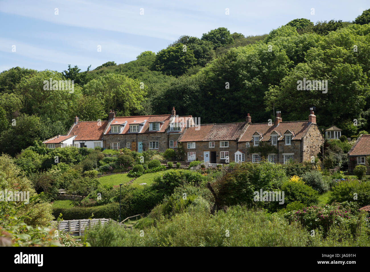 Yorkshire village cottages hi-res stock photography and images - Alamy