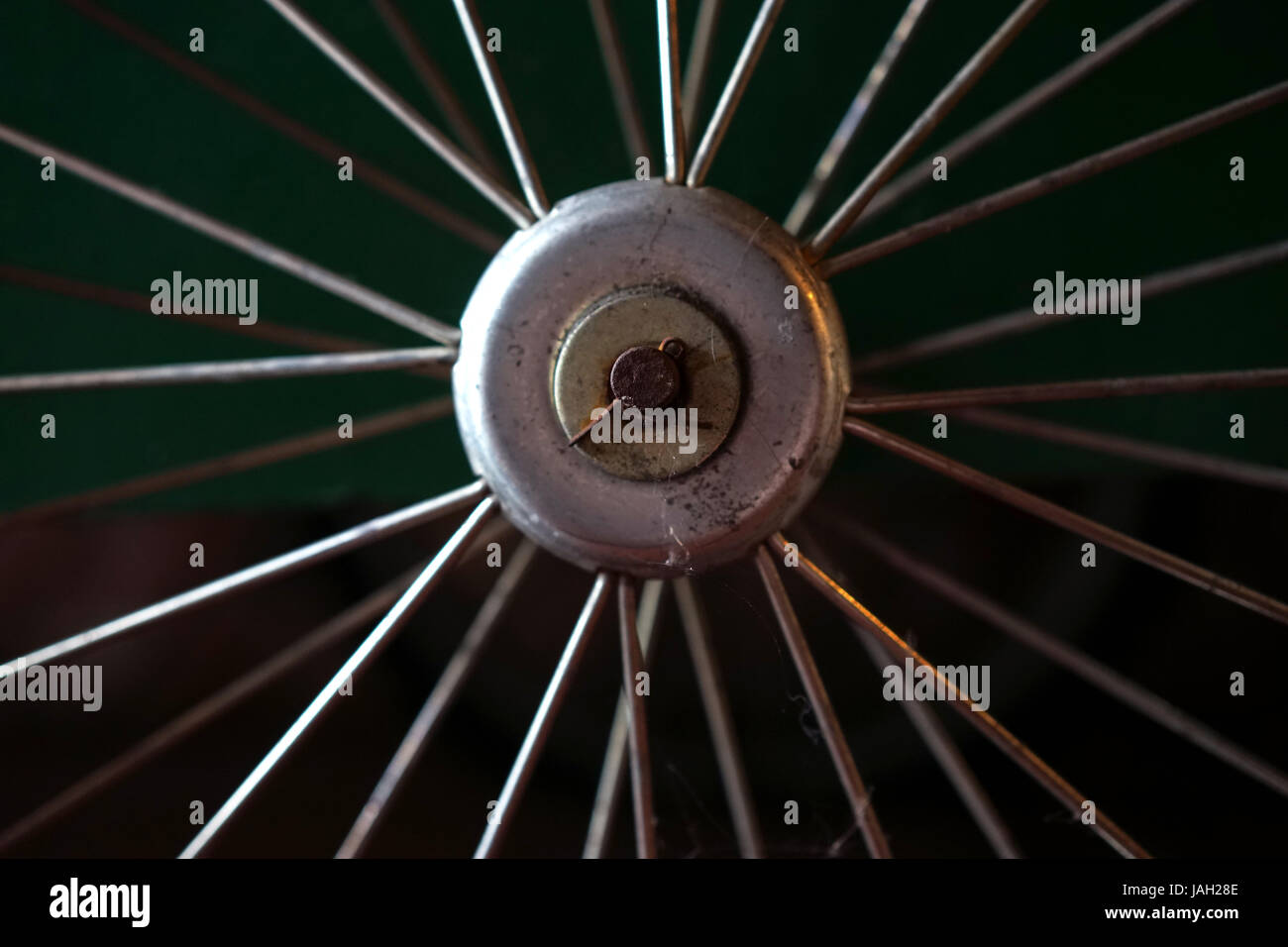 Rusty Spoke Rims Cog with spokes hi-res stock photography and images - Alamy