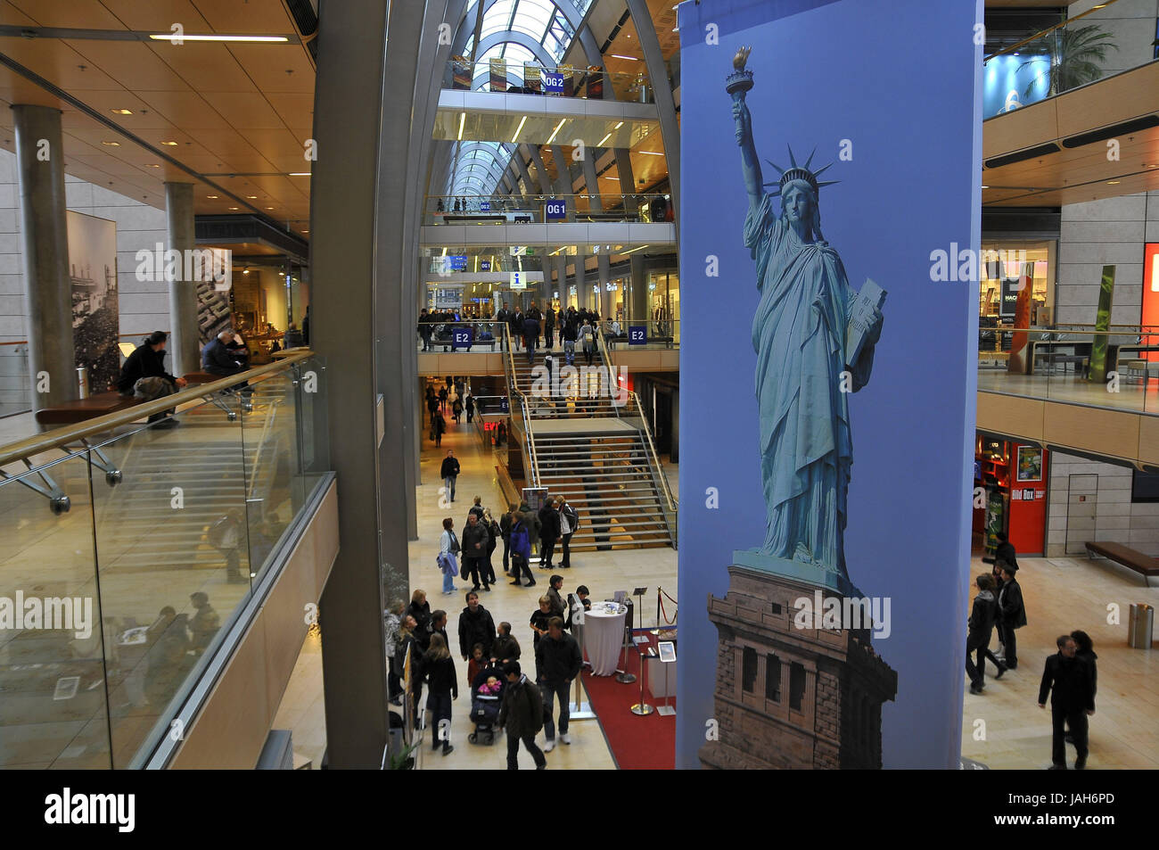 Statue of liberty inside hires stock photography and images Alamy