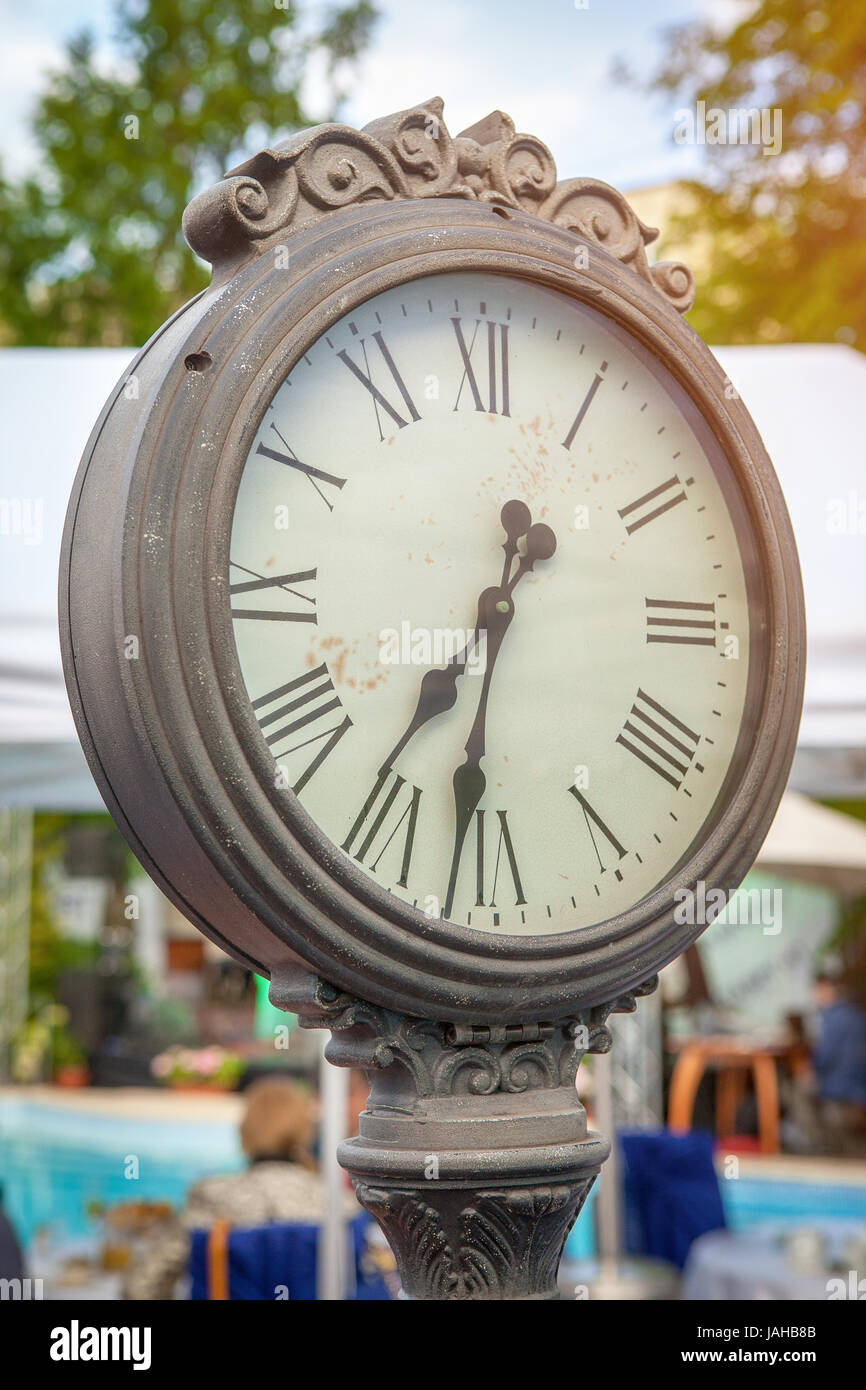 Outdoorclock hires stock photography and images Alamy