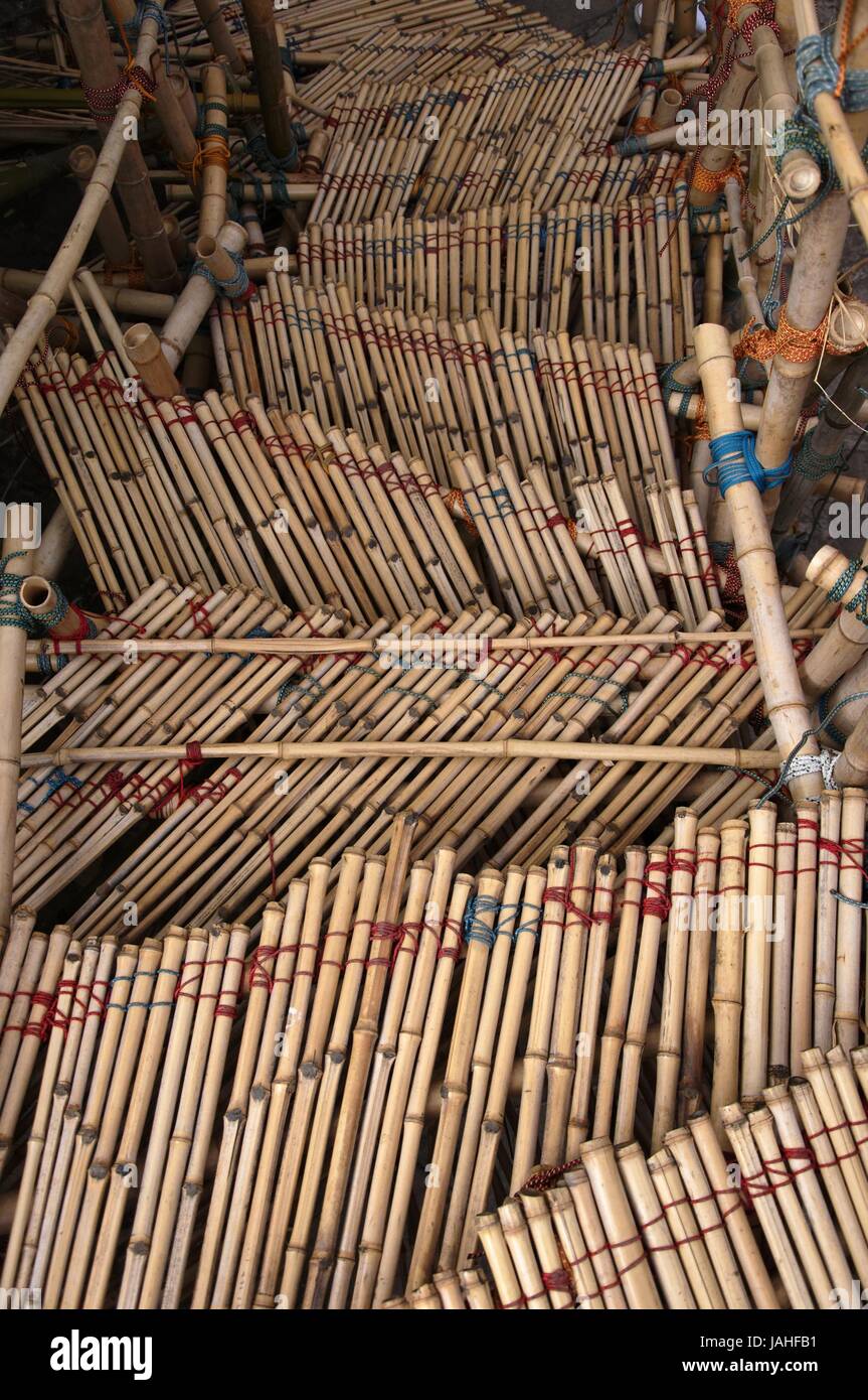Stufen aus Bambus und Seilen gebaut Stock Photo