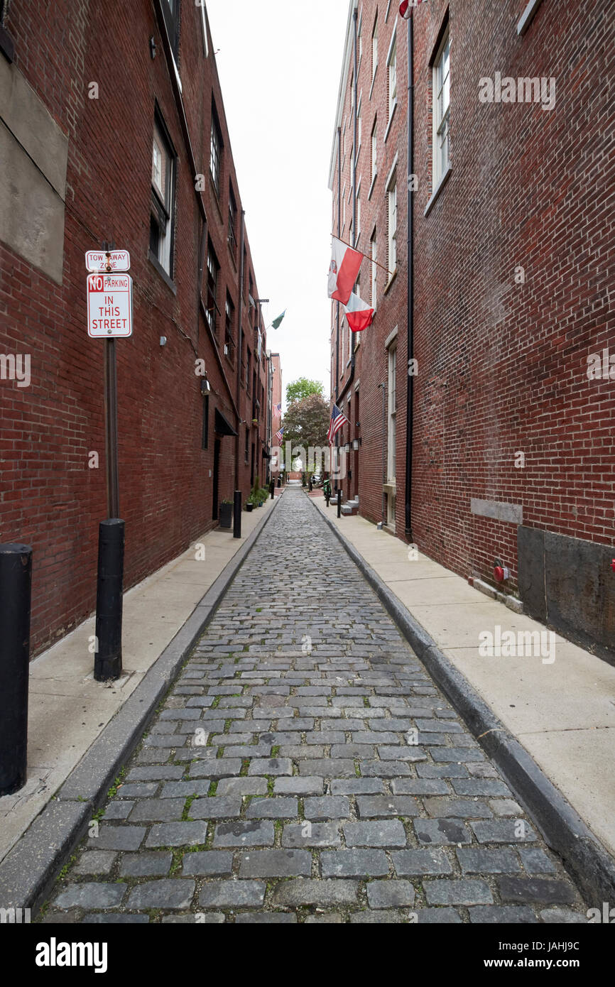 narrow cobblestones alley cuthbert street in the old city of Philadelphia USA Stock Photo