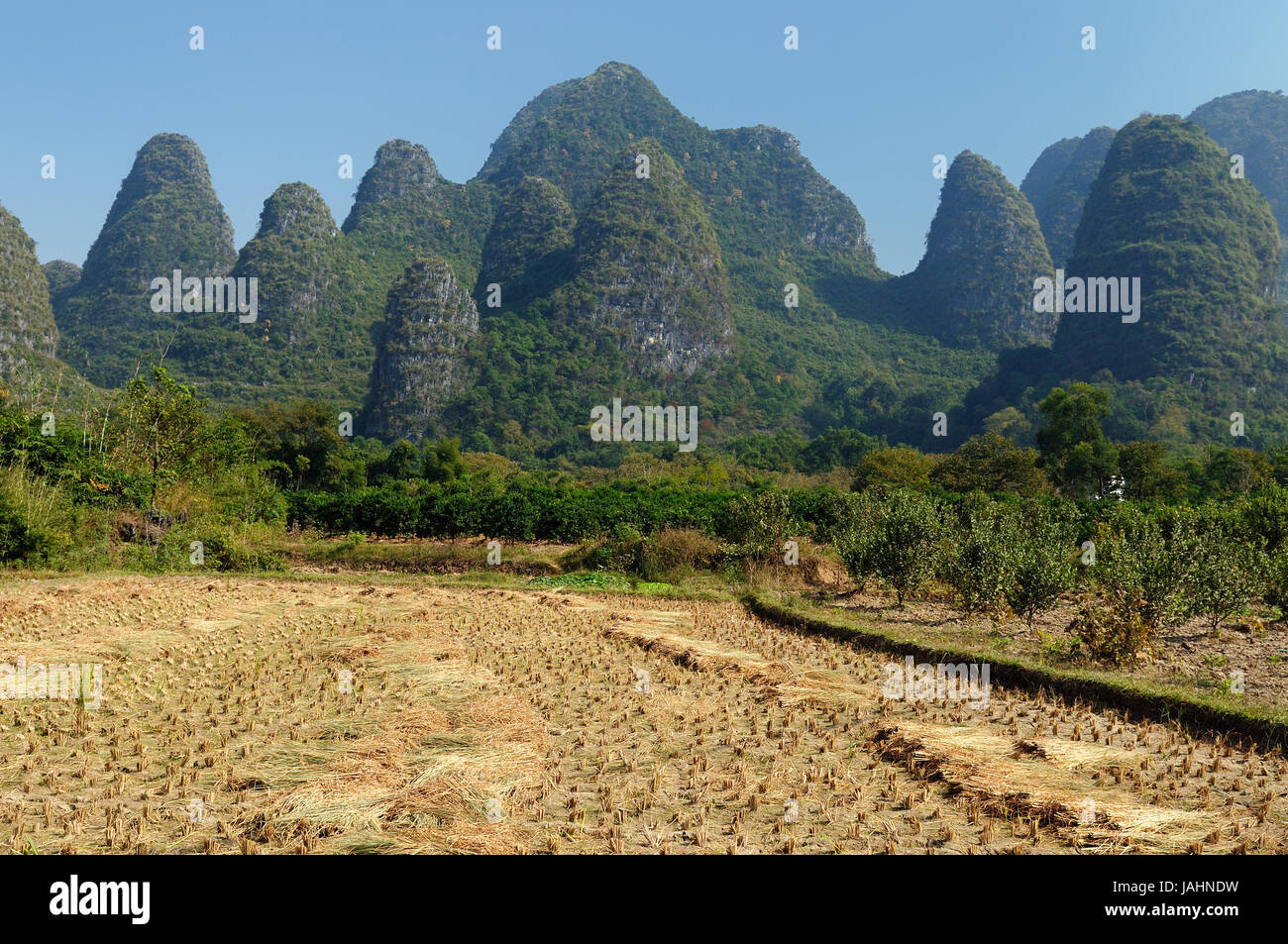 Mountains along Lijiang River (Li-river) near Yangshuo, China - Guangxi ...