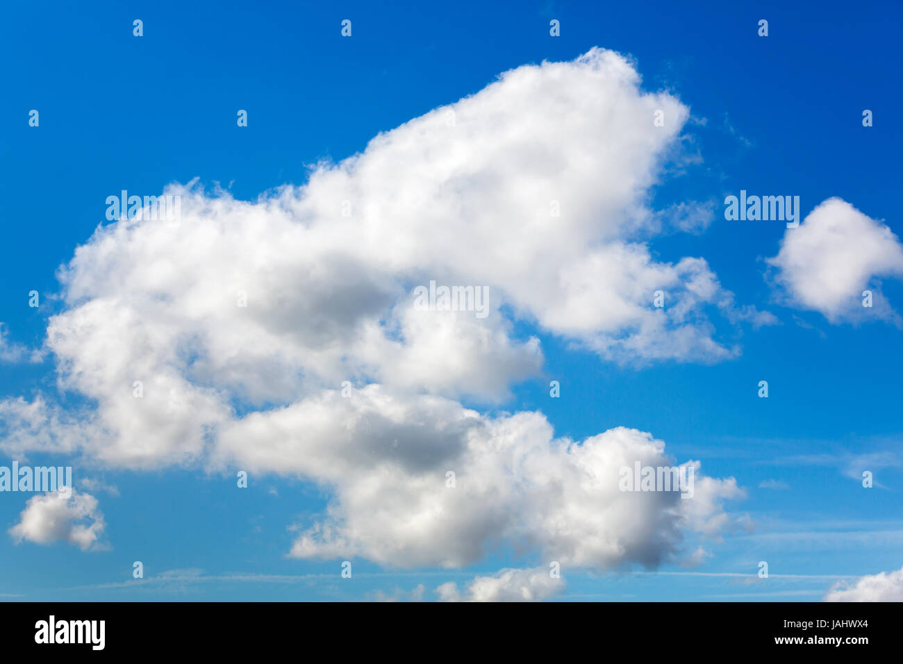 Wolken vor blauem Himmel Stock Photo