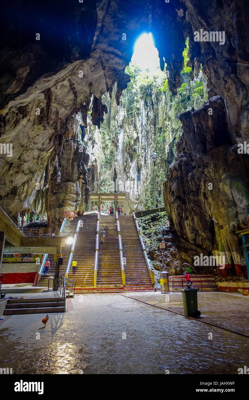 Batu Caves A Limestone Hill With Big And Small Caves And Cave Temples And A Very Popular Hindu Shrine Outside India Malaysia Stock Photo Alamy