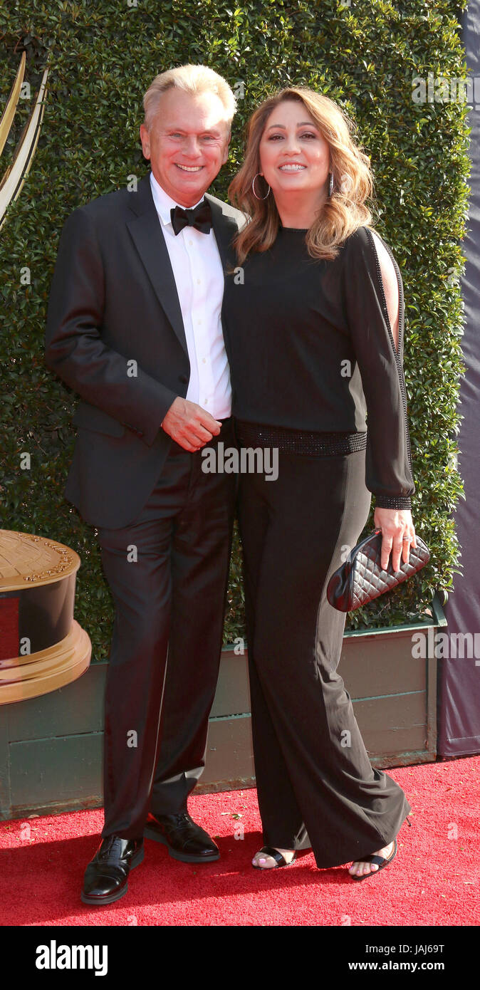 Pat sajak lesly brown sajak hi-res stock photography and images - Alamy