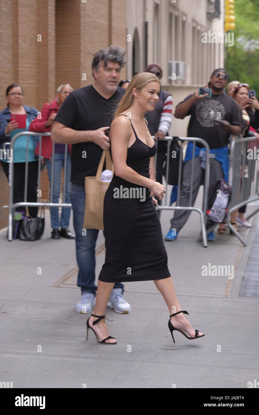 Leann Rimes Leaving The View At Abc Studios Featuring Leann Photo Inspiration