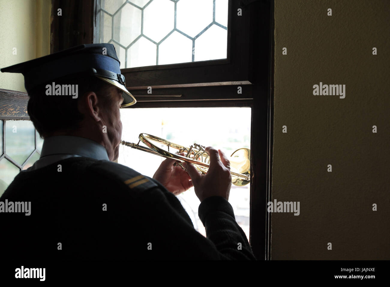 Poland,Cracow,small Pole,Rynek Glowny,square,Marien's church,Old Town,everyday life,tower,the