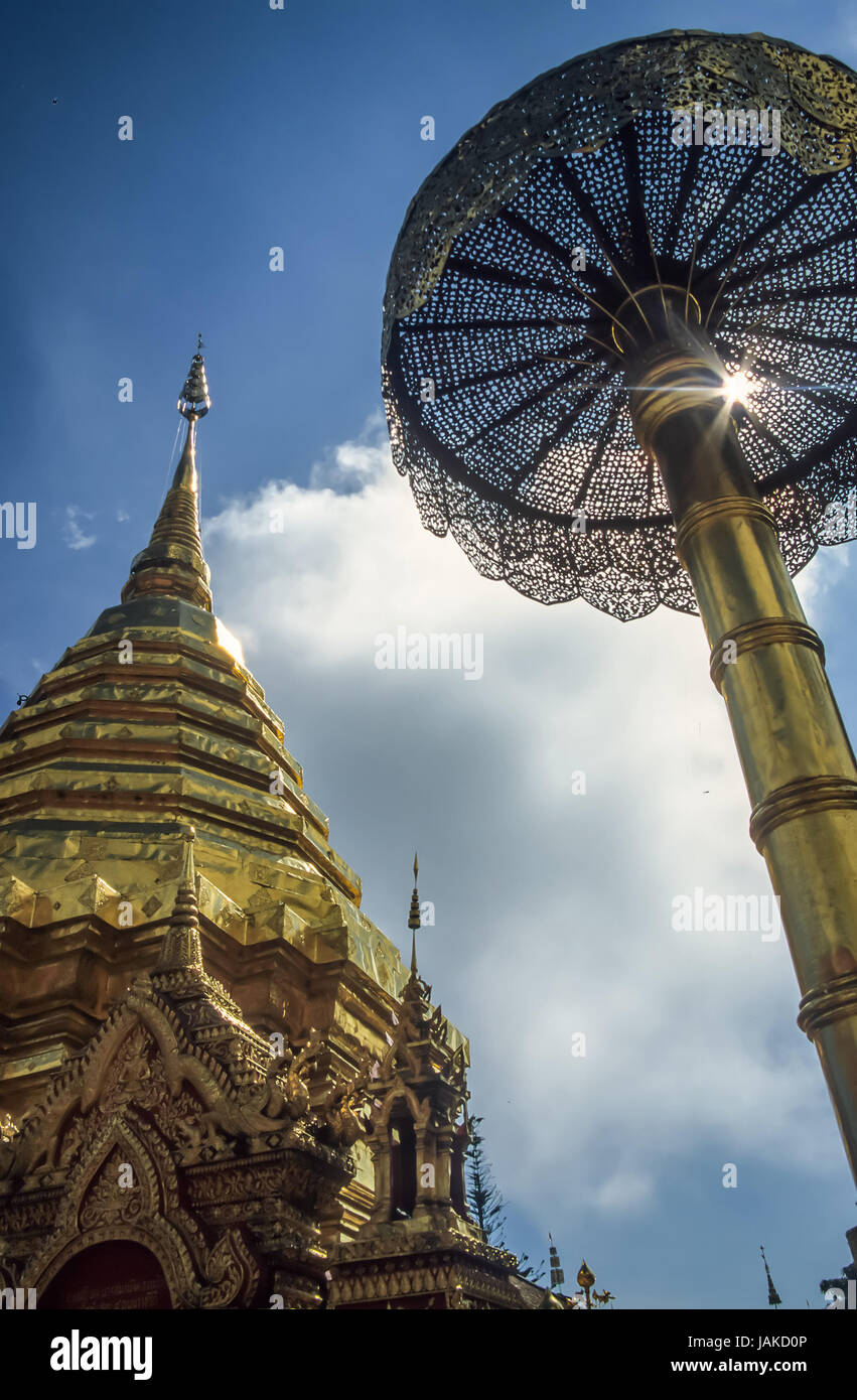 Goldener Tempel im Kloster Doi Suthep in der Nähe von Chiang Mai, Thailand Stock Photo